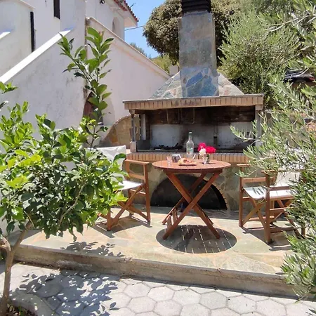 Ioanna's Sweet & Cozy With Garden View Apartment *