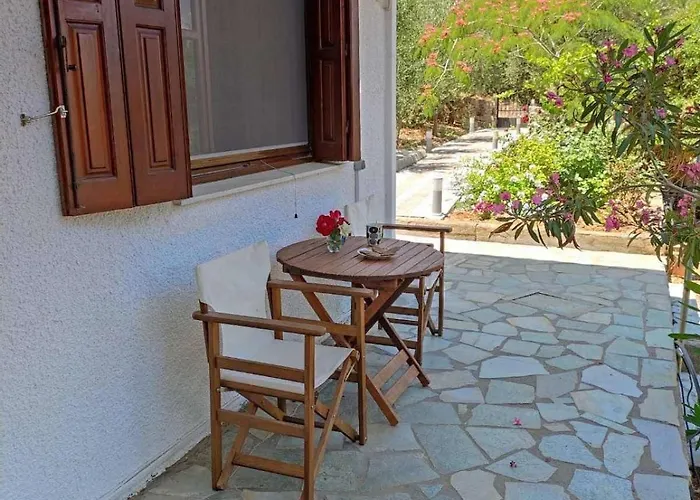 Ioanna's Sweet & Cozy With Garden View Apartment