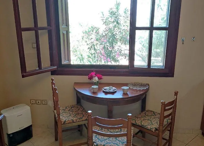 Ioanna's Sweet & Cozy With Garden View